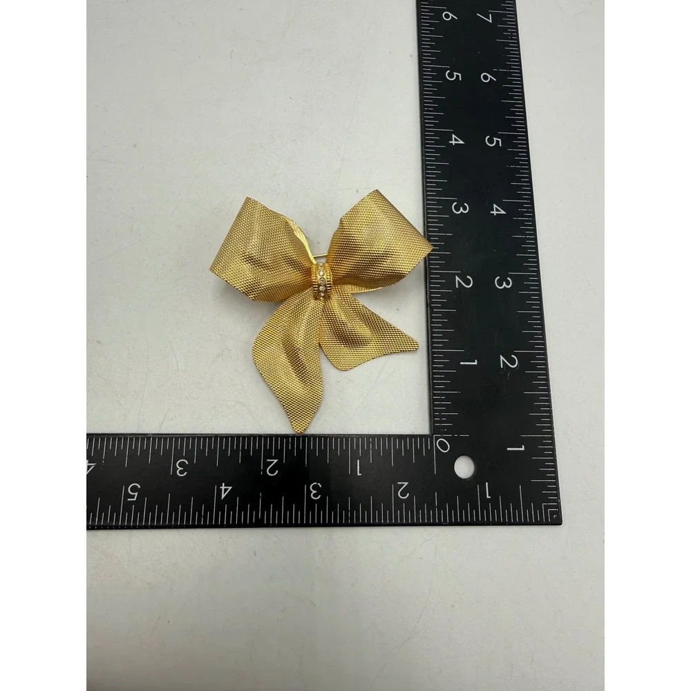 Vintage Gold Tone Textured Mesh Bow Brooch Rhinestone Center Statement Pin